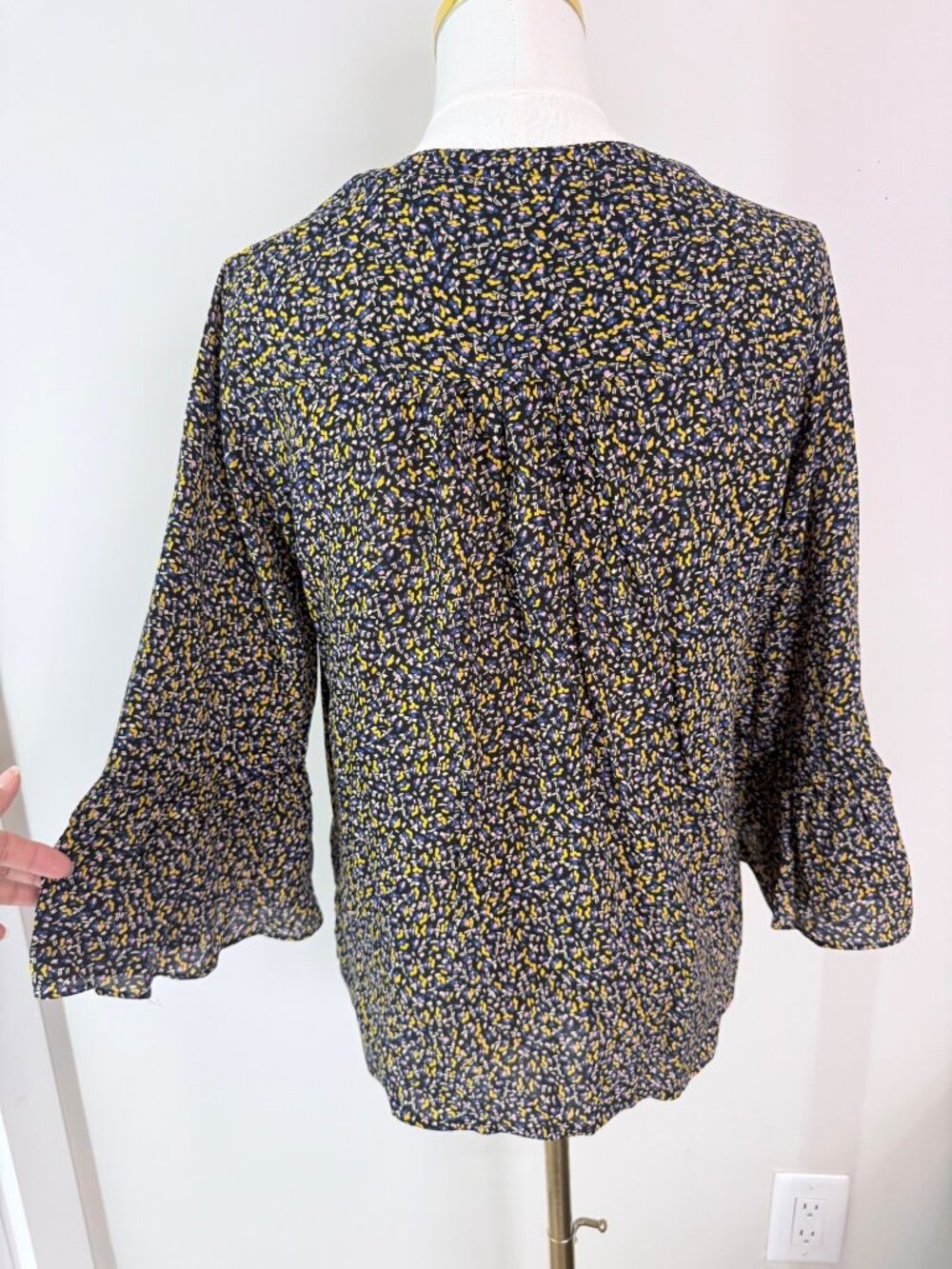 Maeve By Anthropologie Black Floral Button-Front Blouse Ruffled Sleeves Size S - Picture 2 of 8